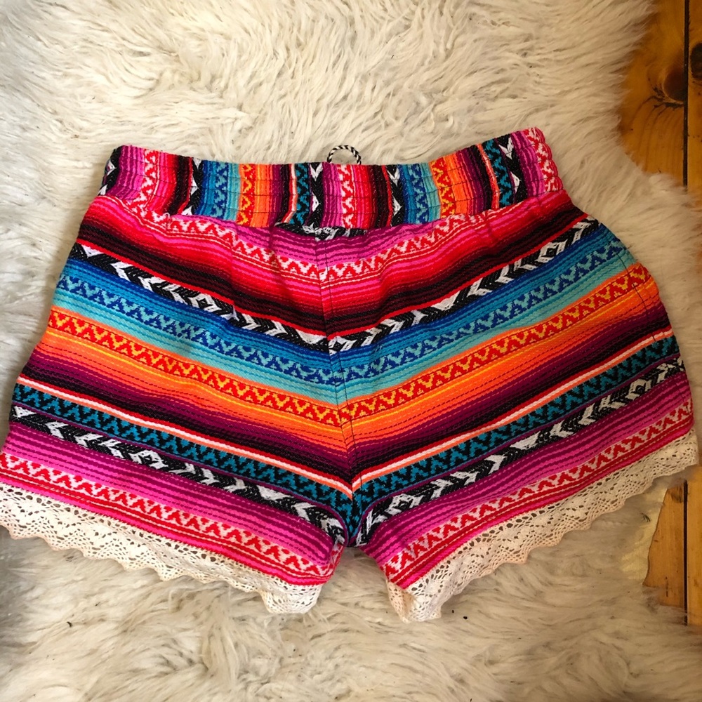PRINTED Shorts. - Picture 3 of 3